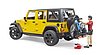 Jeep Wrangler Rubicon con ciclista con bicicleta
