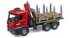 Camion de transport de bois MB Arocs avec grue de chargement, grappin et 3 troncs d’arbre