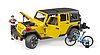 Jeep Wrangler Rubicon con ciclista con bicicleta