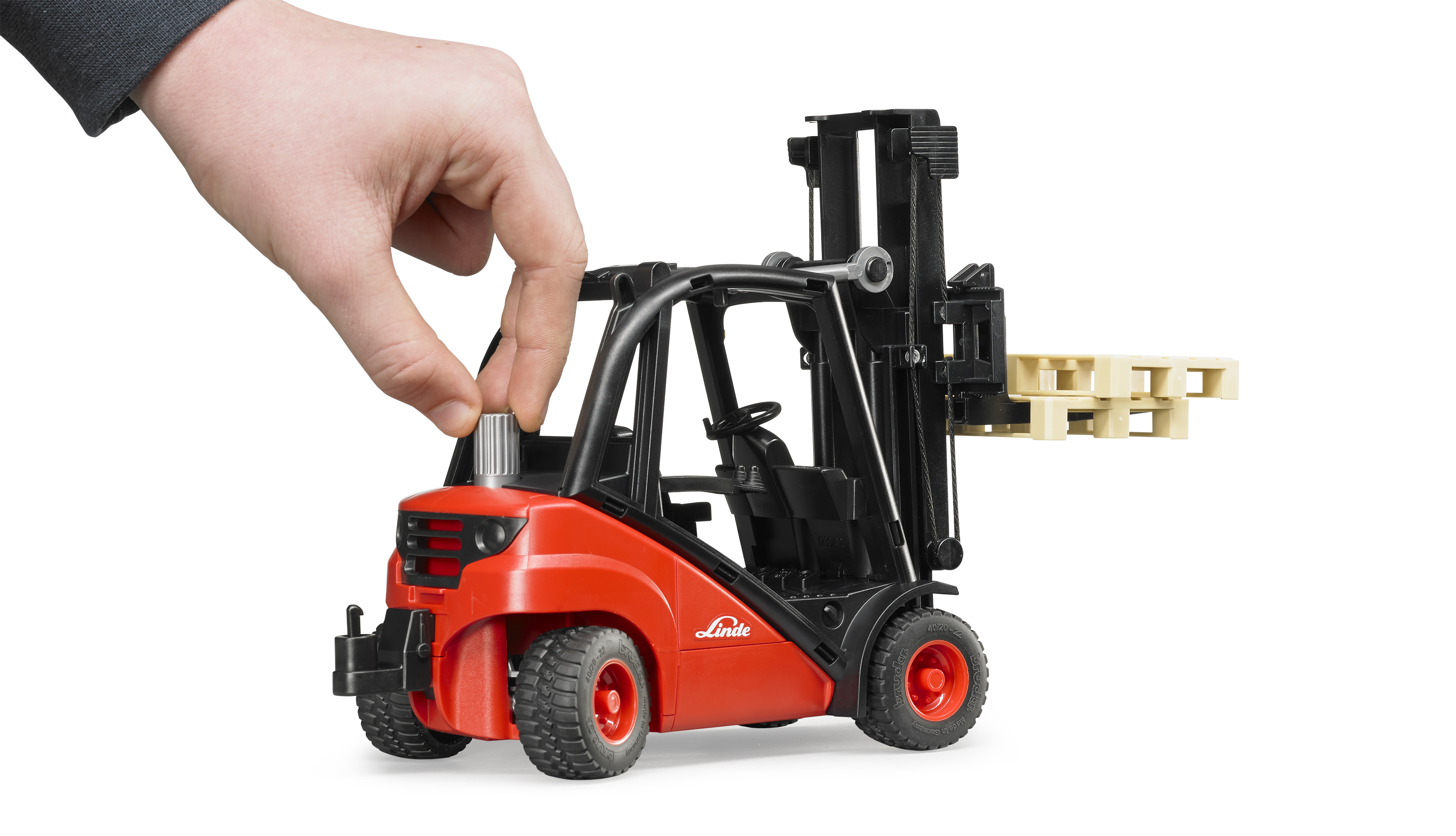 Linde Gabelstapler H30D mit Anhängerkupplung und 2 Paletten