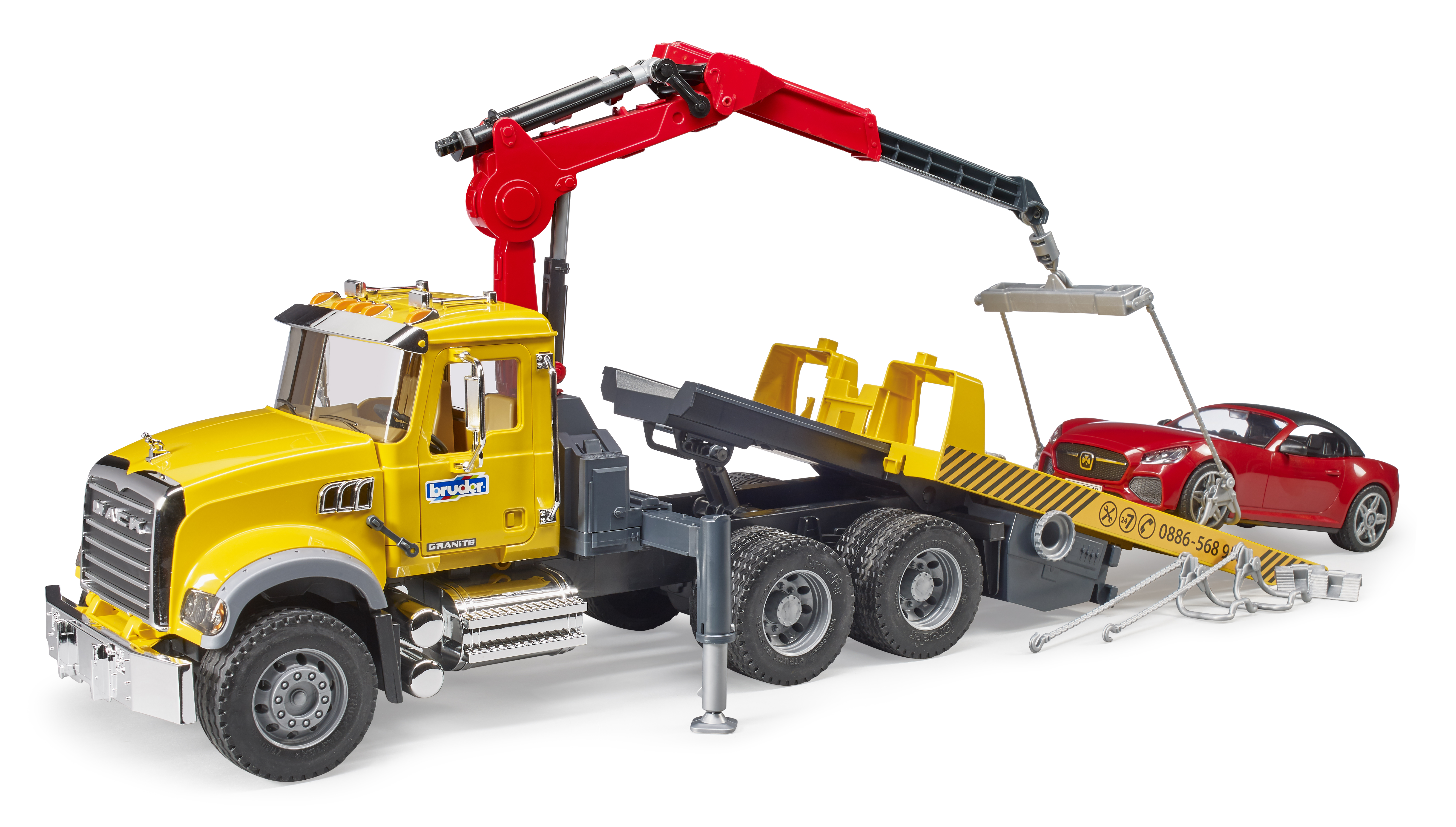 MACK Granite Abschlepp LKW mit BRUDER Roadster