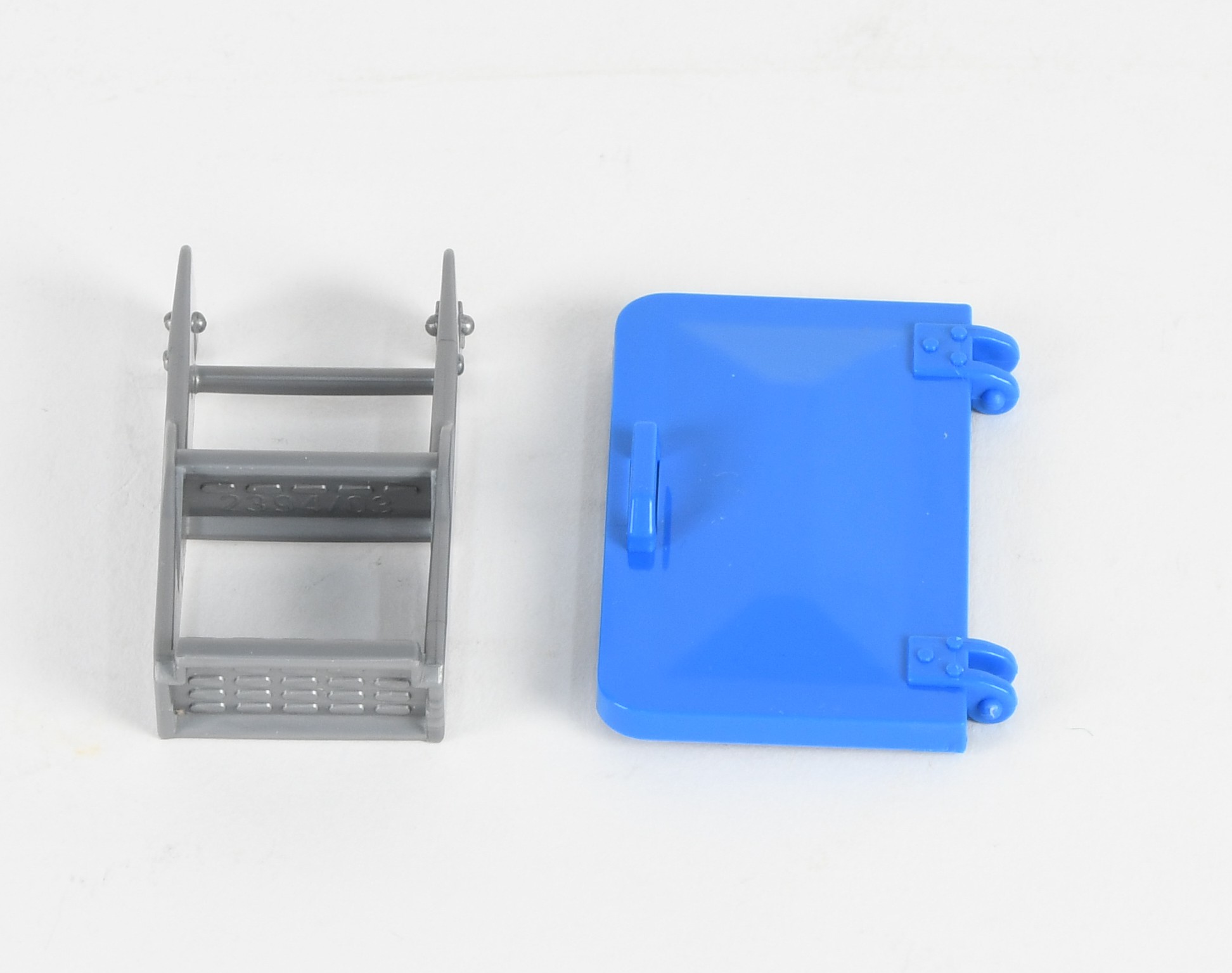 43717 Treppe und Kistendeckel