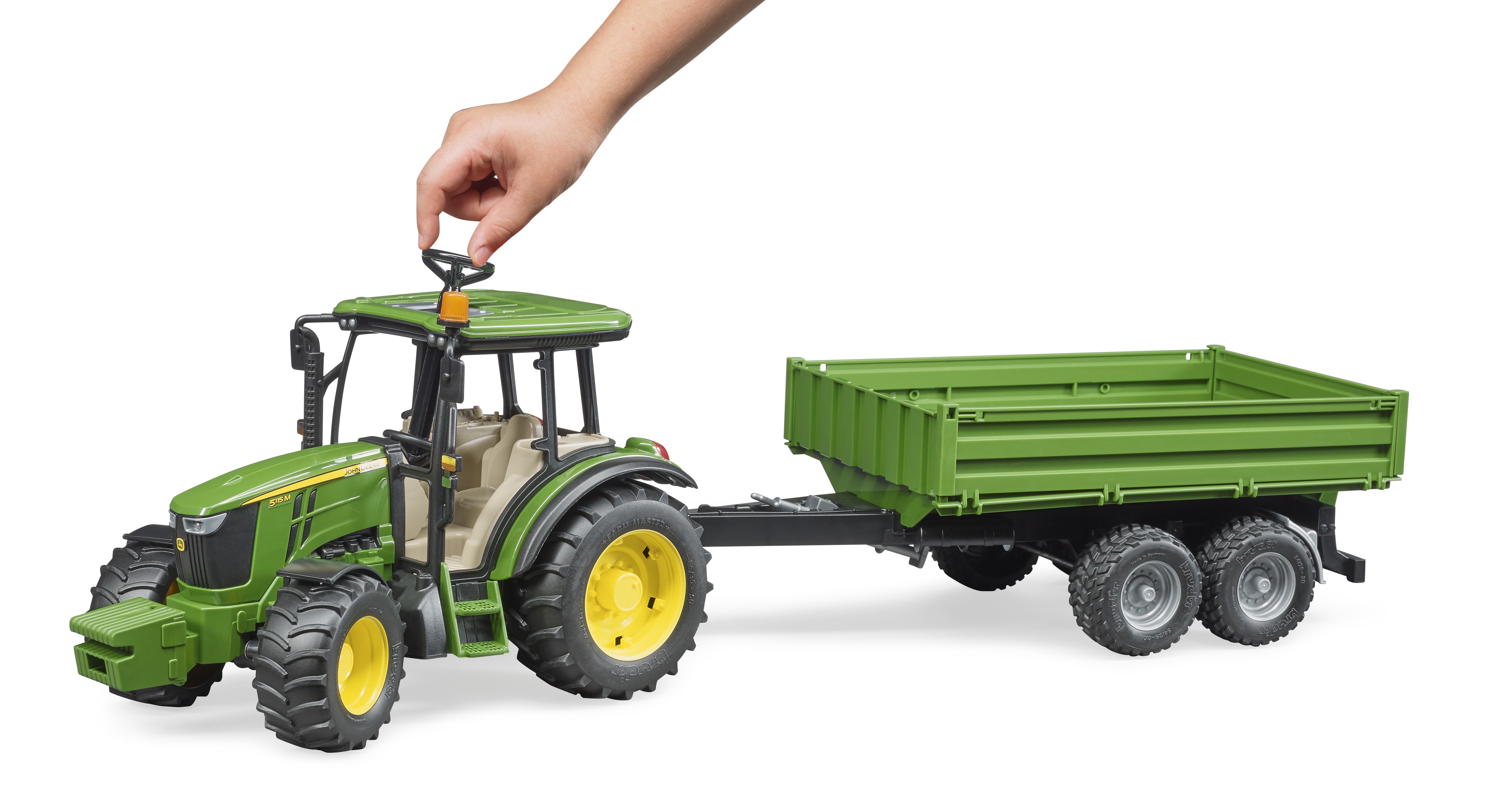 John Deere 5115 M mit Bordwandanhänger John Deere 5115 M mit Bordwandanhänger