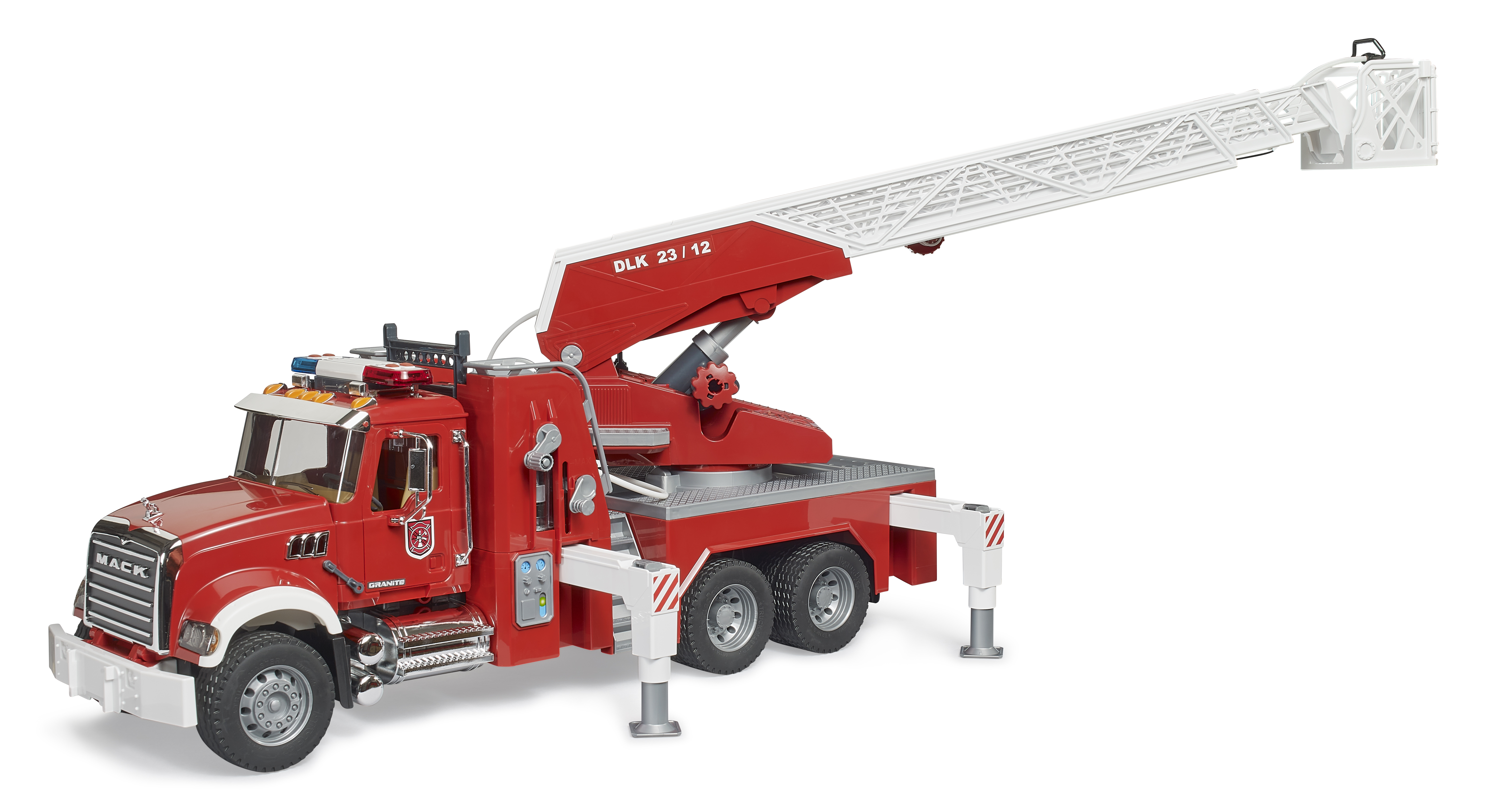 MACK Granite fire engine with water pump