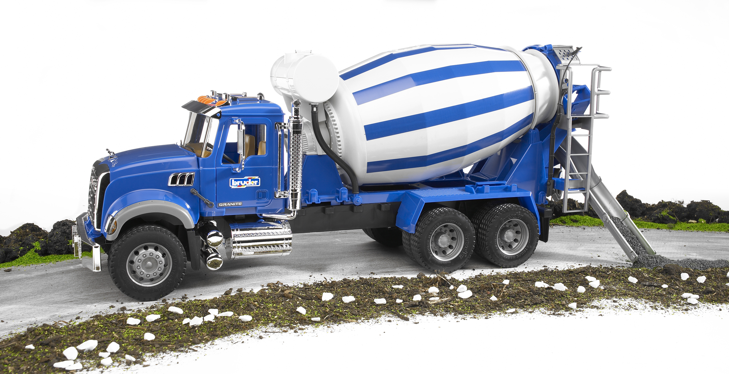 MACK Granite Cement mixer MACK Granite Cement mixer
