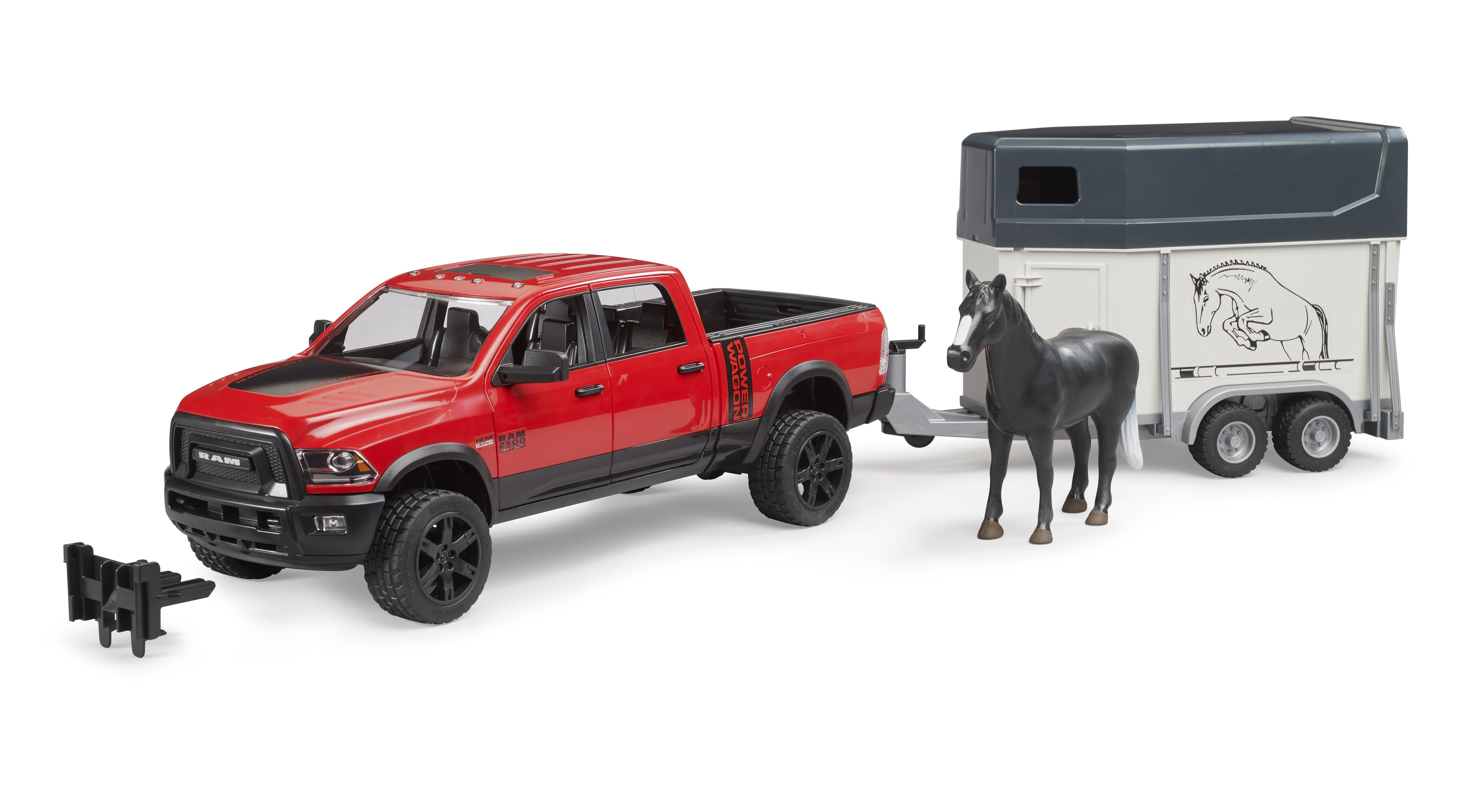 RAM 2500 Power Wagon mit  Pferdeanhänger und Pferd