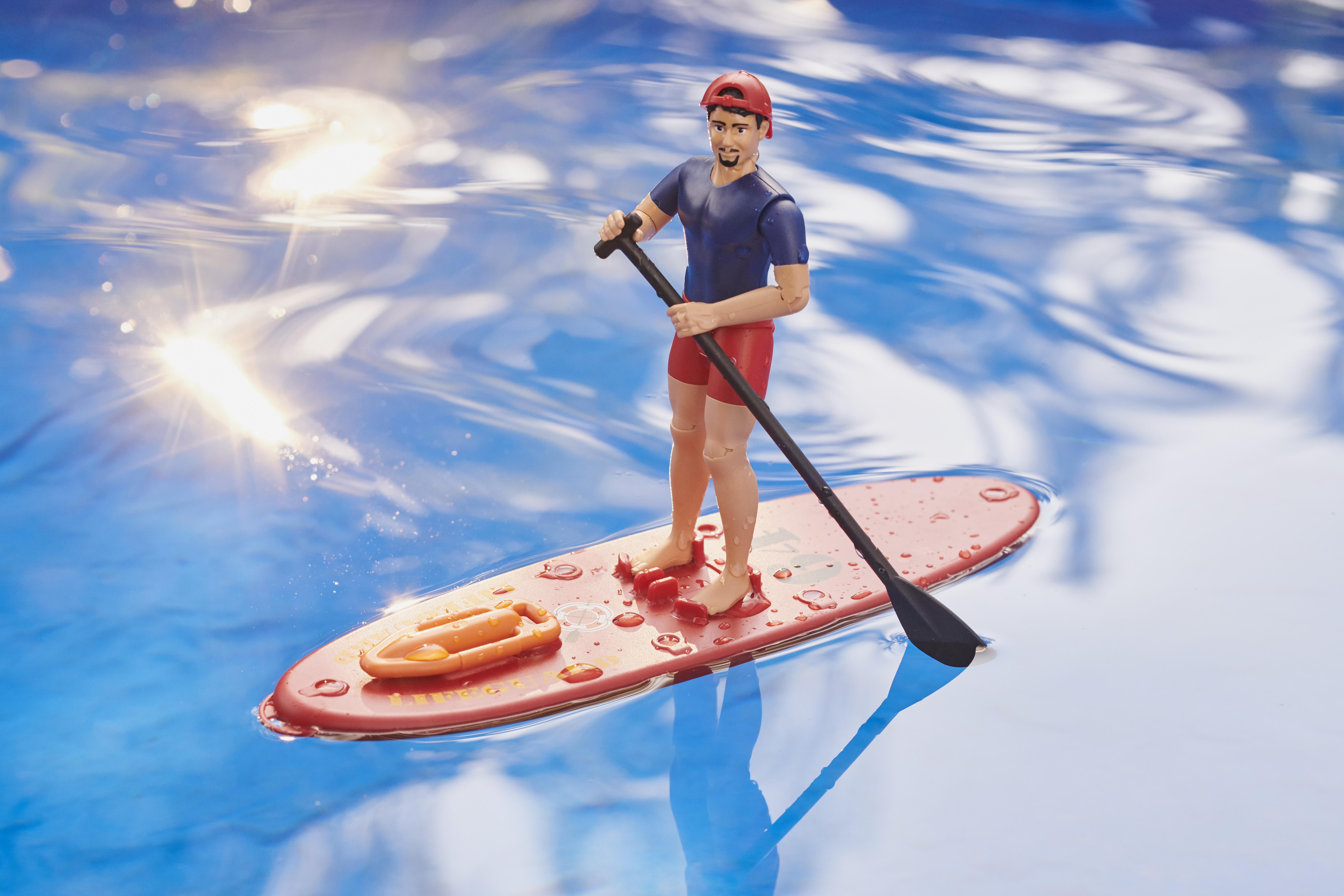 RAM 2500 Power Wagon Life Guard mit Figur, Stand Up Paddle und Light & Sound Modul