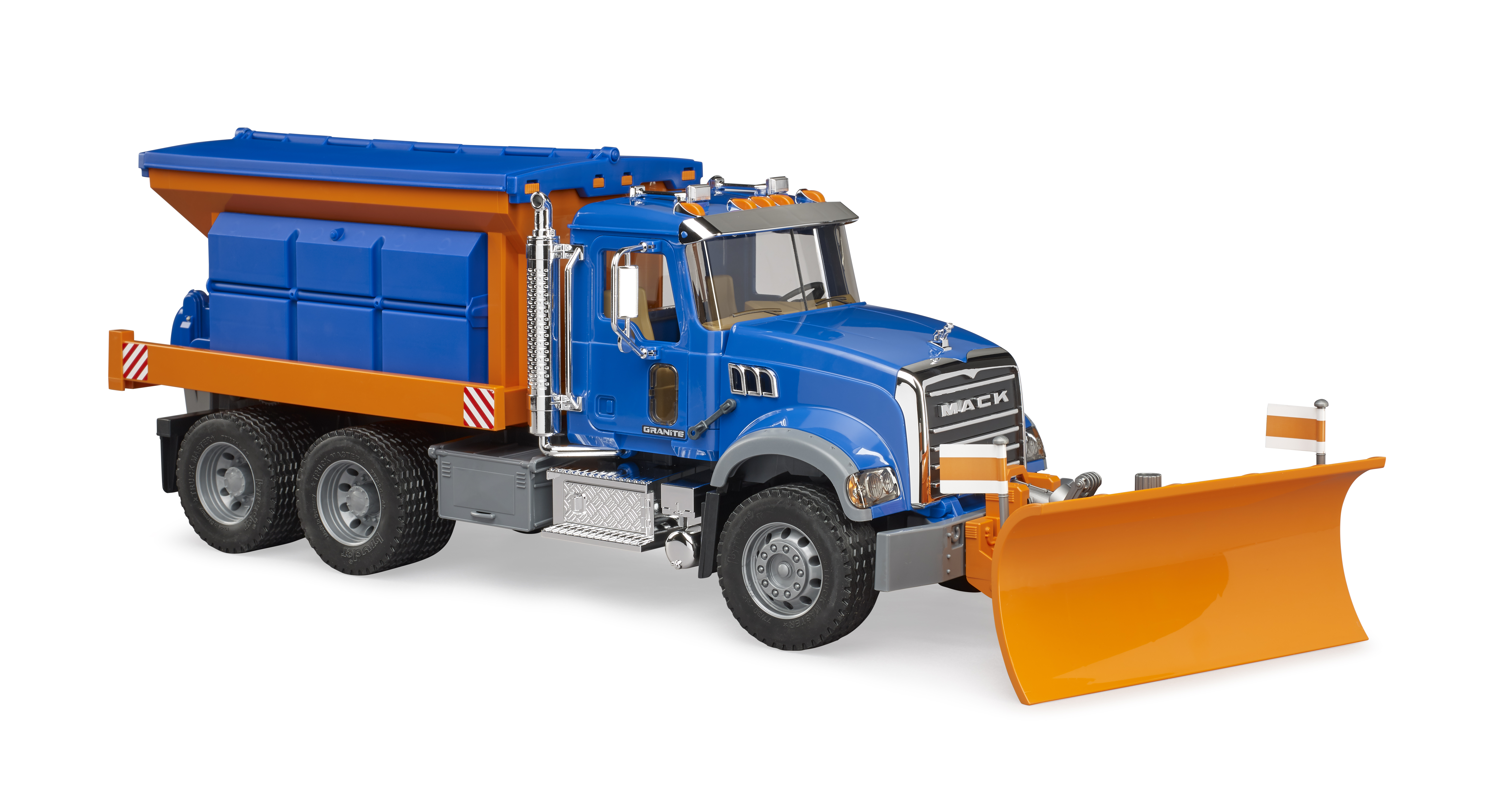MACK Granite Winterdienst mit Räumschild