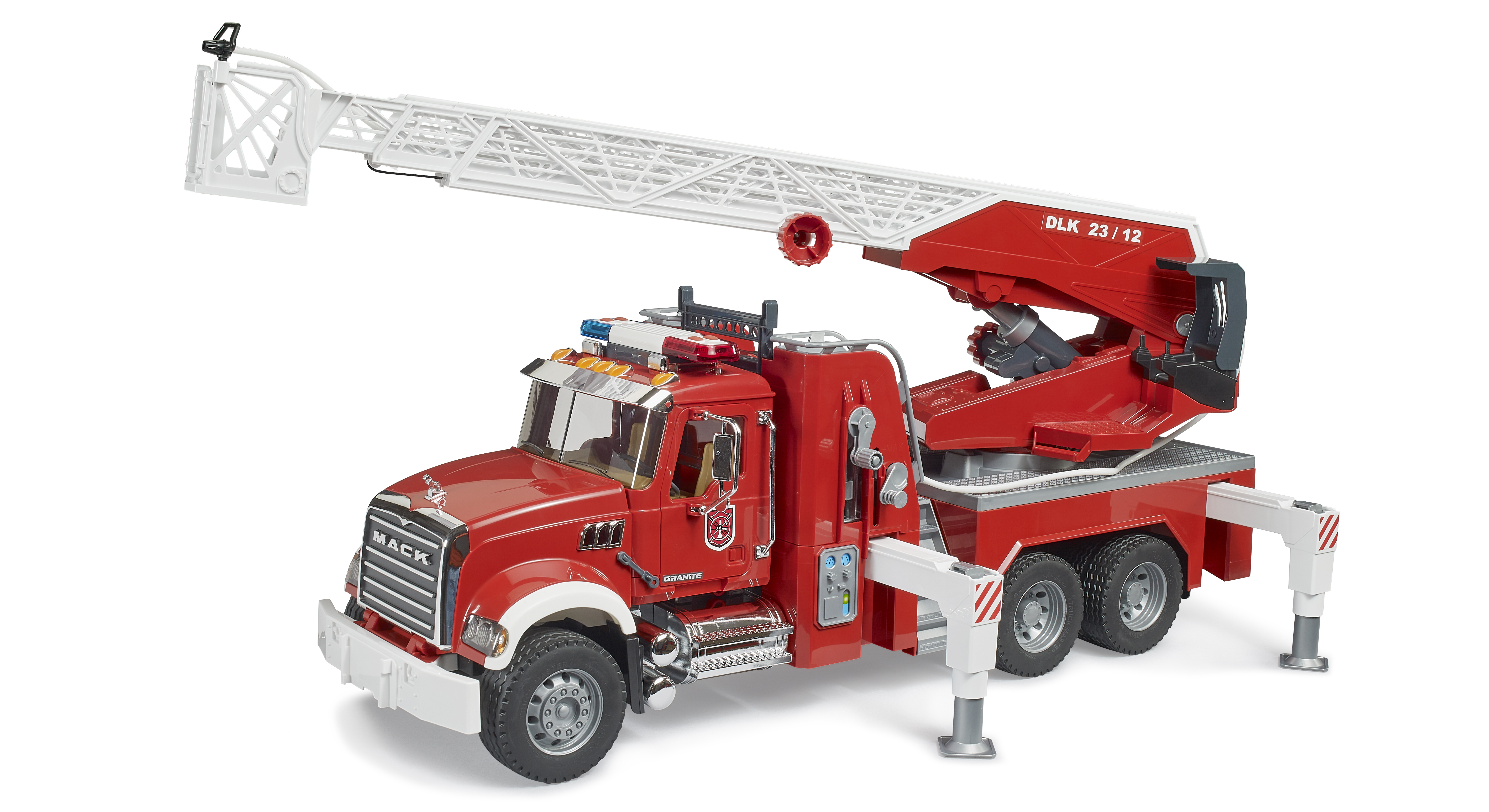 MACK Granite fire engine with water pump