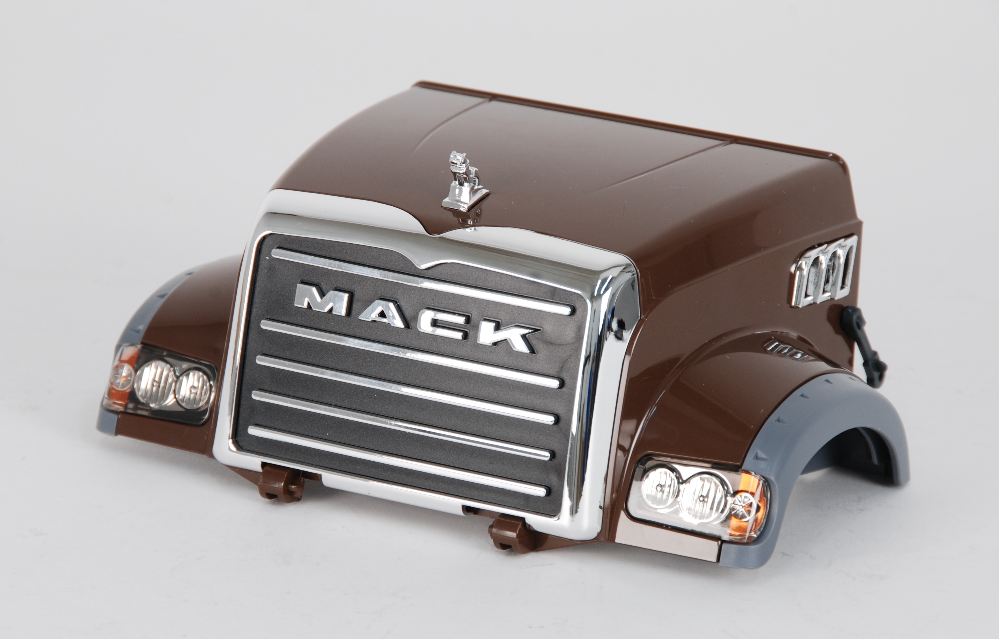 Motorhaube Mack braun