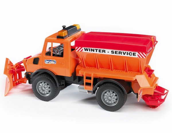 MB-Unimog pour service d'hiver avec lame de chasse-neige