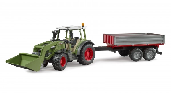 Fendt Vario 211 con cargador y remolque