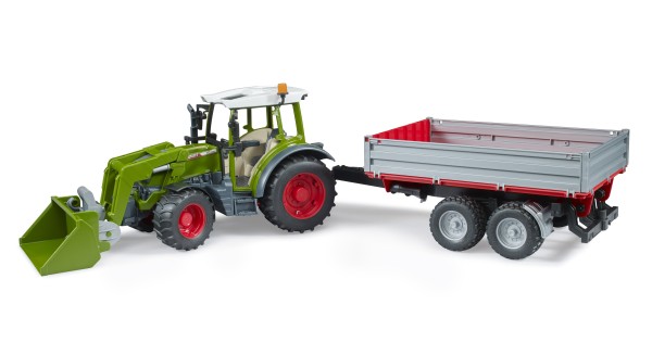 Fendt Vario 211 with frontloader and tipping trailer